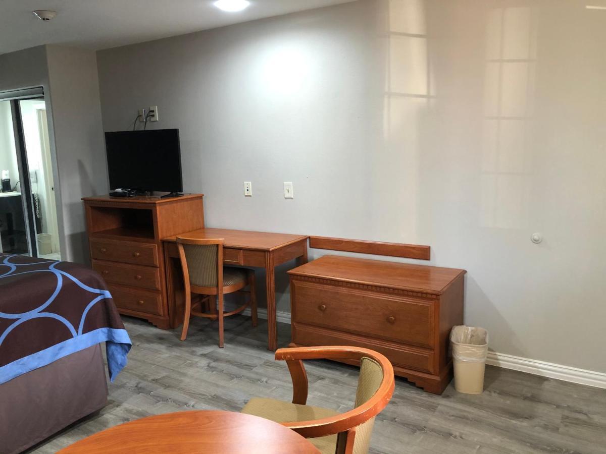 Diboll Inn And Suites Bagian luar foto