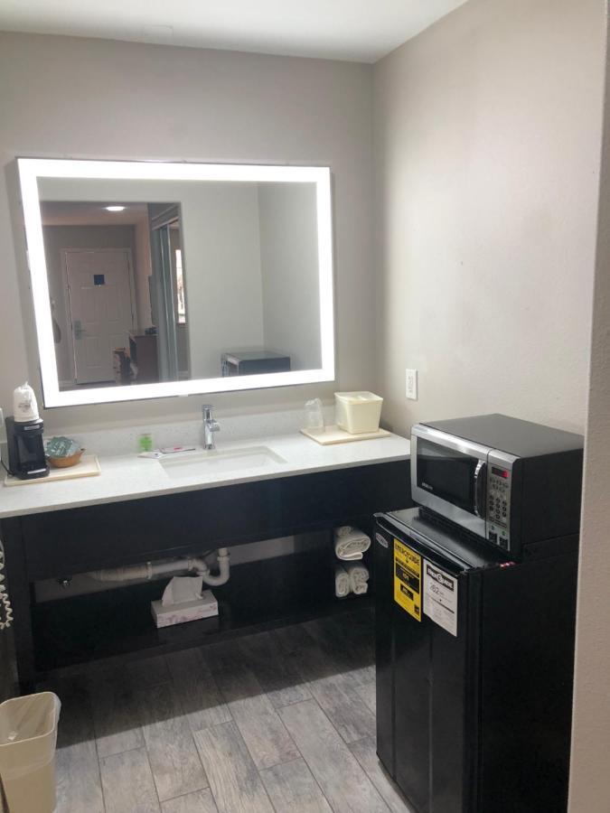 Diboll Inn And Suites Bagian luar foto